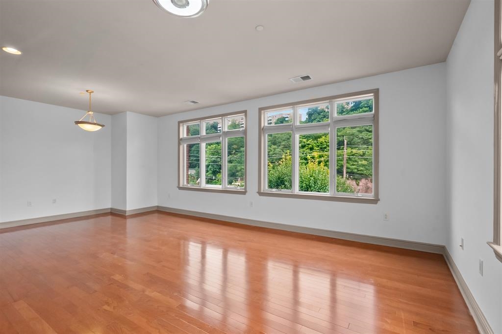 7400 River Rd 438 Property Photo 17