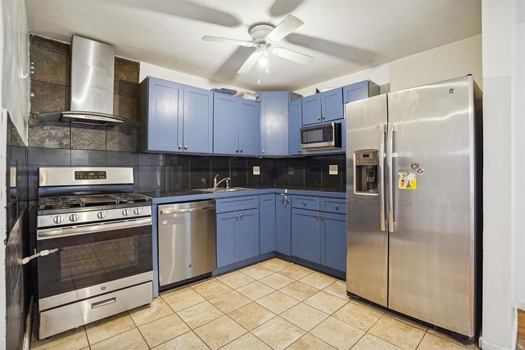 292 NEW YORK AVE Property Photo 1
