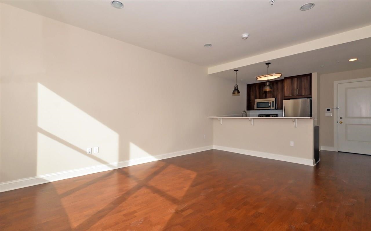 100 Marshall St 513 Property Photo 1