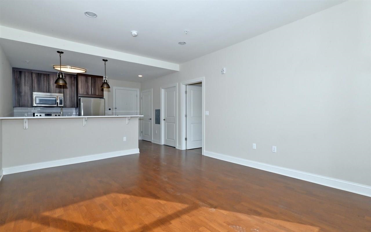 100 Marshall St 513 Property Photo 2