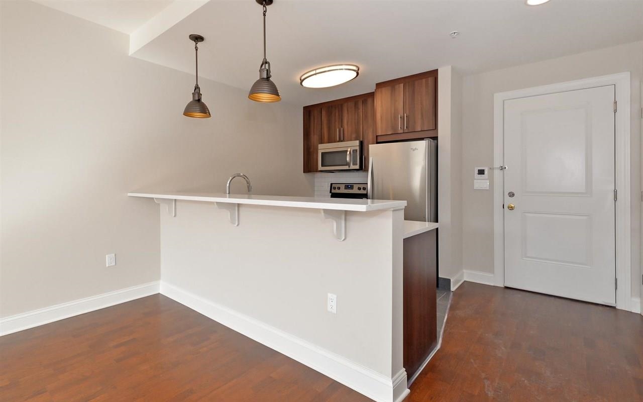 100 Marshall St 513 Property Photo 3