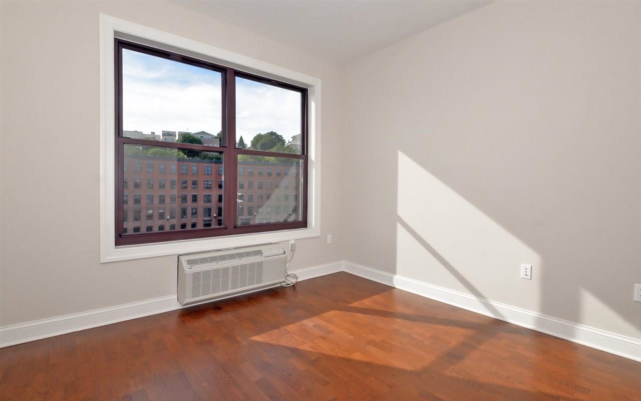 100 Marshall St 513 Property Photo 7