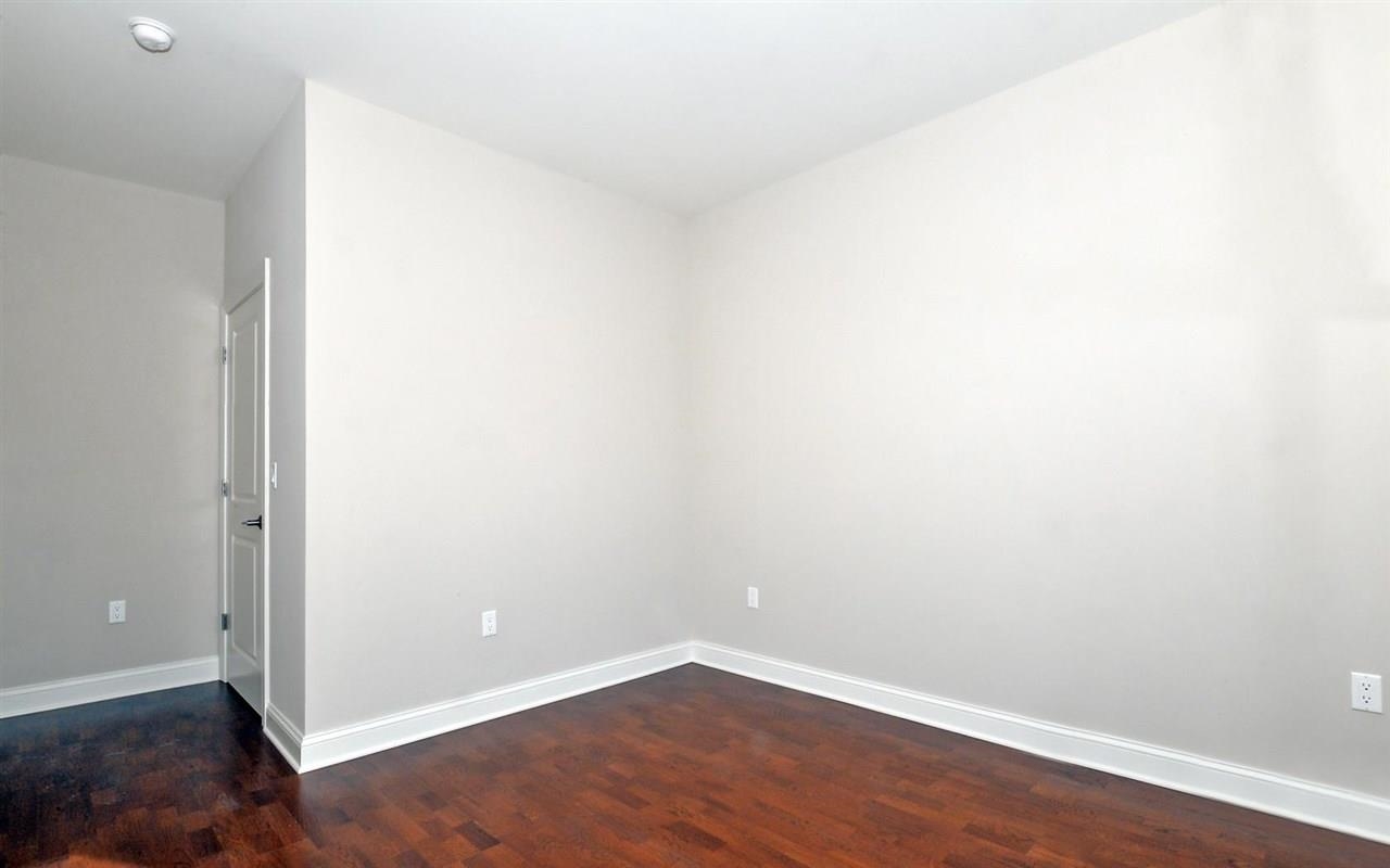 100 Marshall St 513 Property Photo 8
