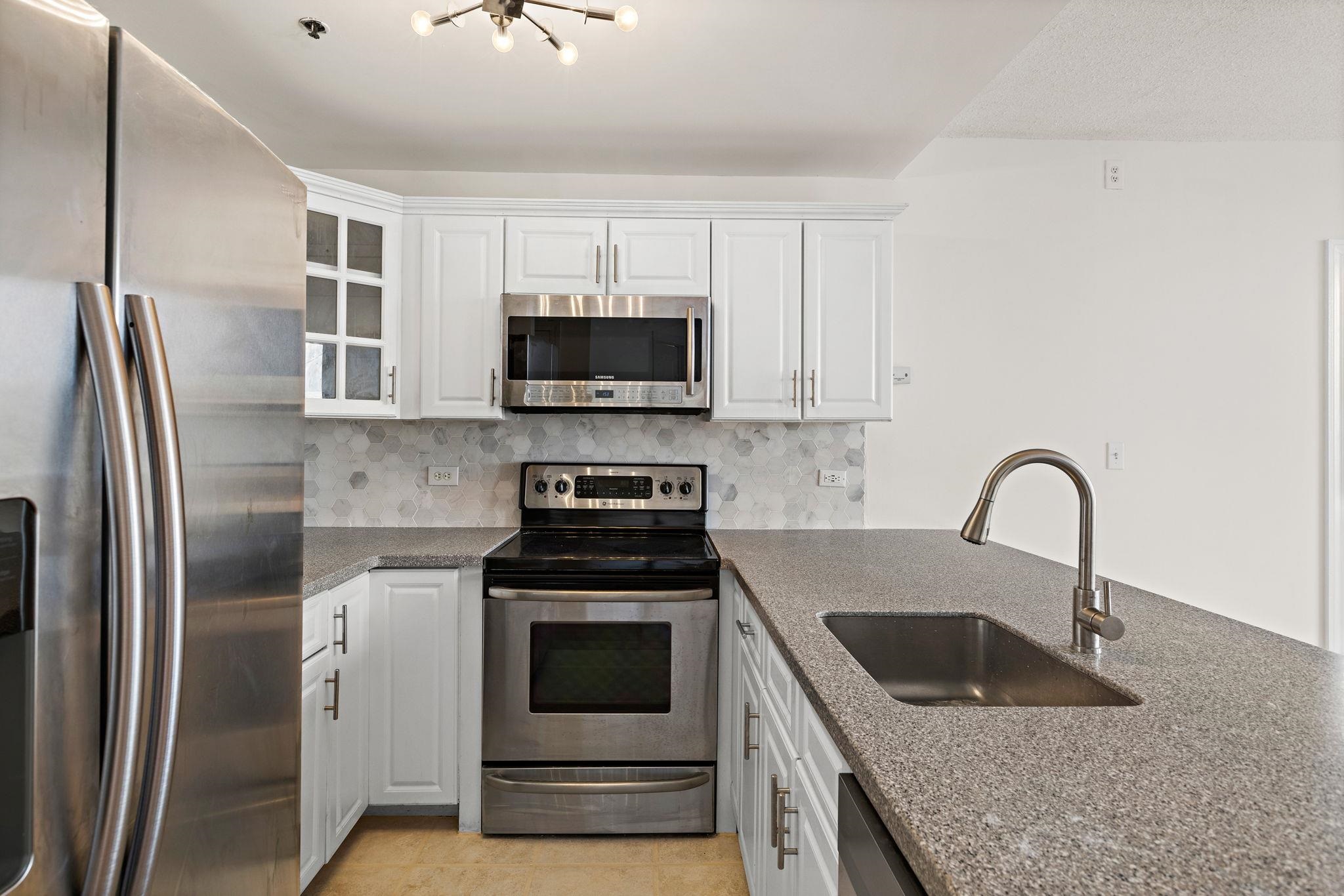 415 Newark St 8c Property Photo 6