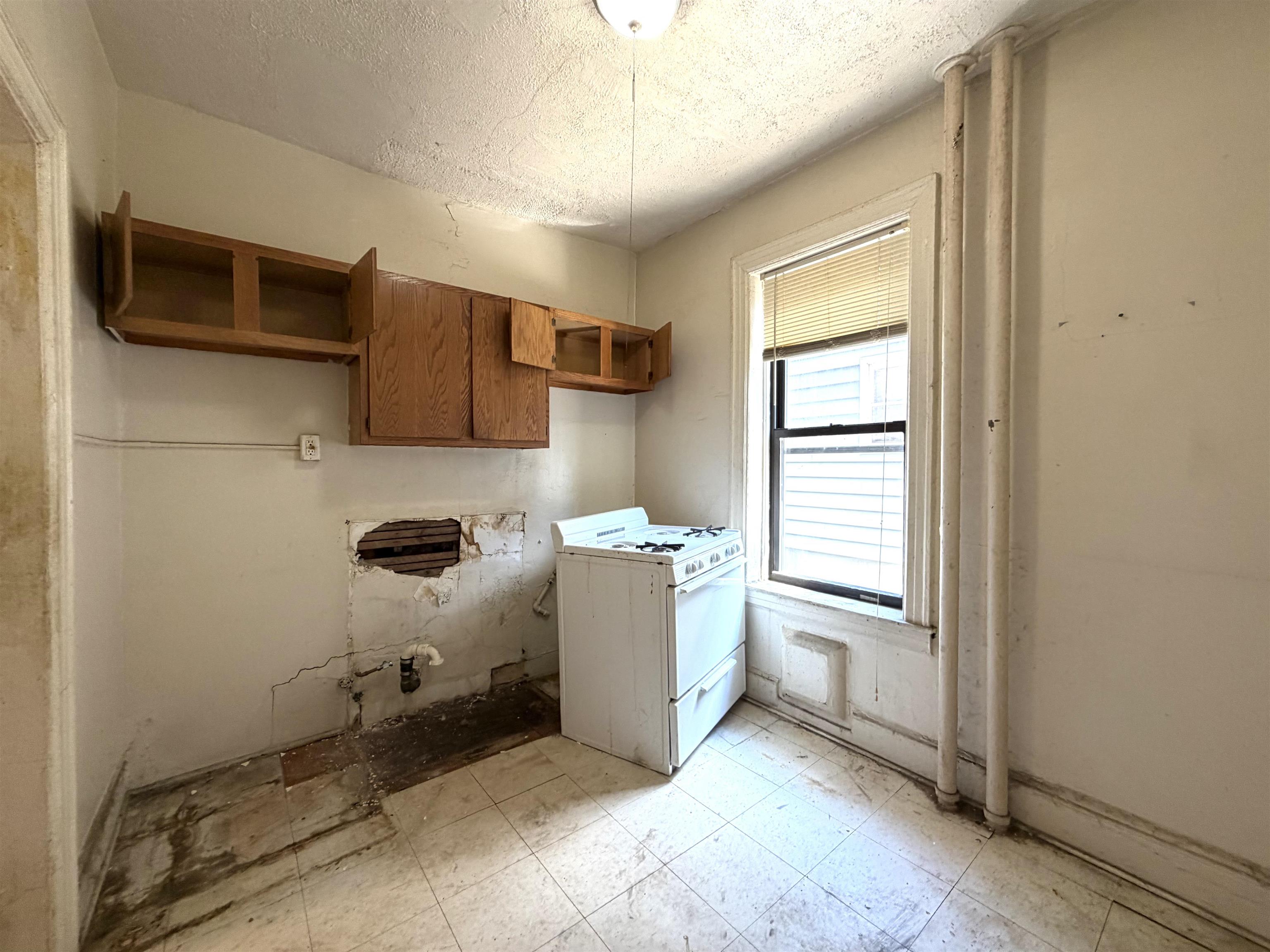 680 Kennedy Blvd 102 Property Photo 8