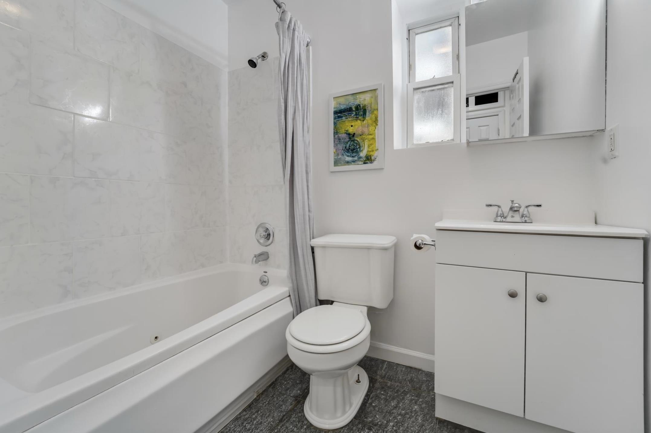 57 St Paul Ave 3l Property Photo 6