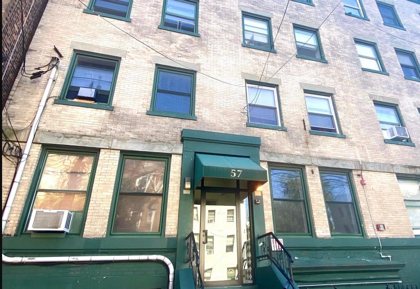 57 St Paul Ave 3l Property Photo 7