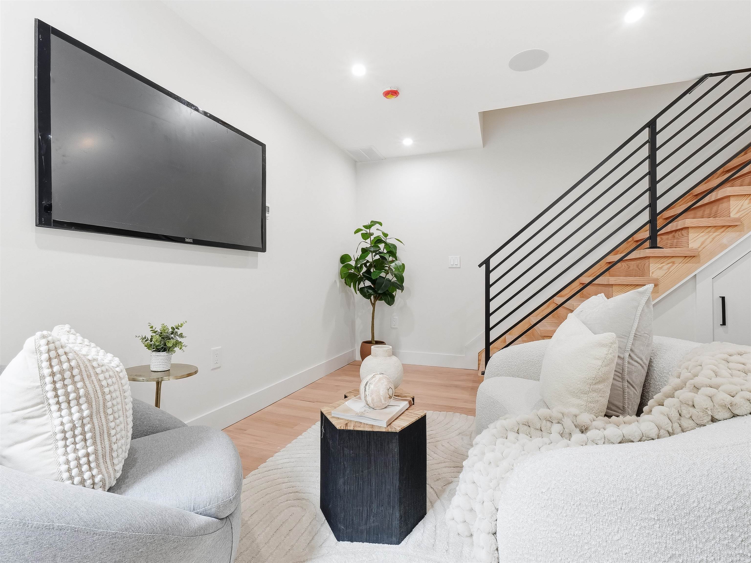 152 Bleecker St 4 (adu) Property Photo 6