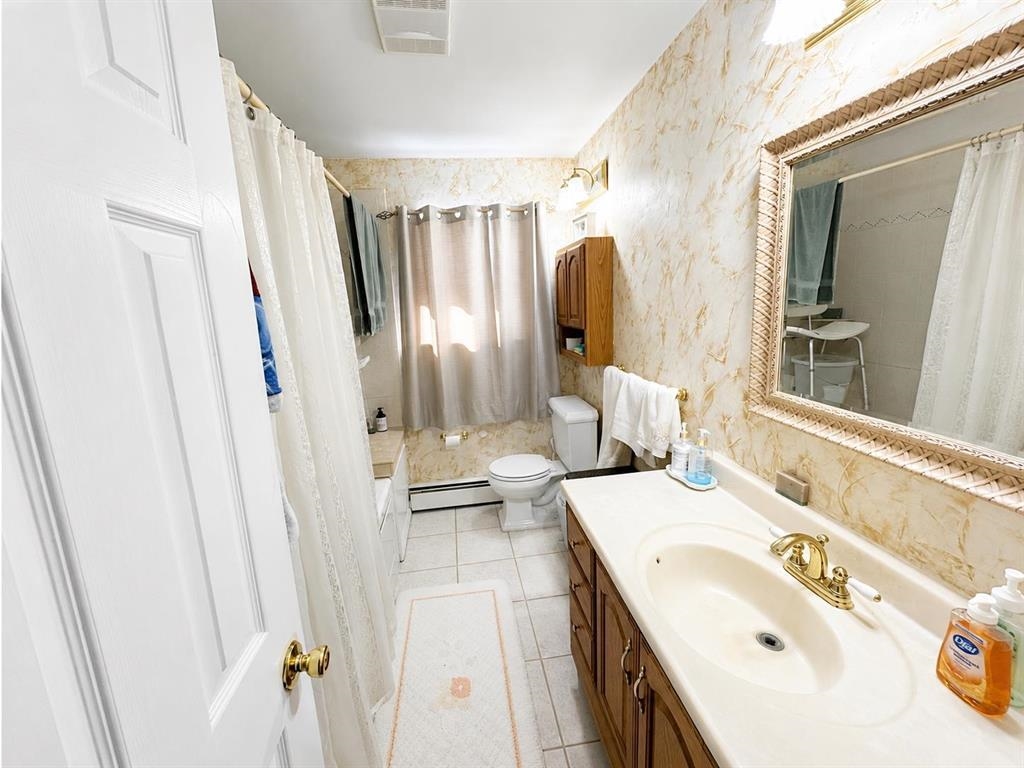 49 Frances Ave Property Photo 8