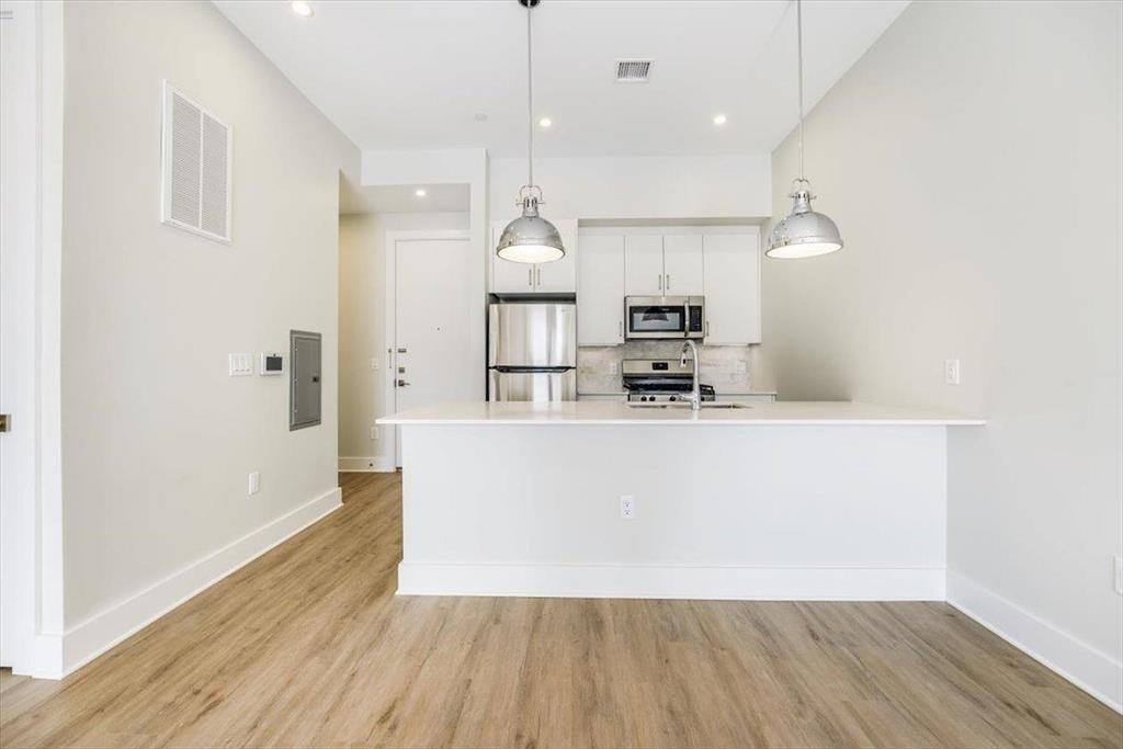 667-665 Grand St 208 Property Photo 3