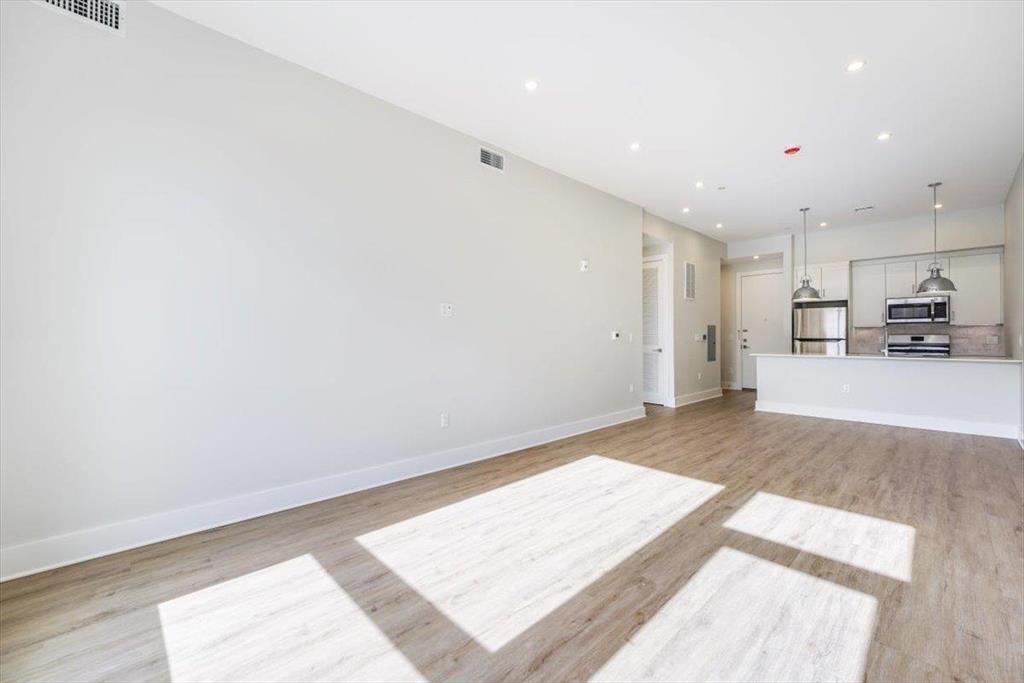 667-665 Grand St 208 Property Photo 5