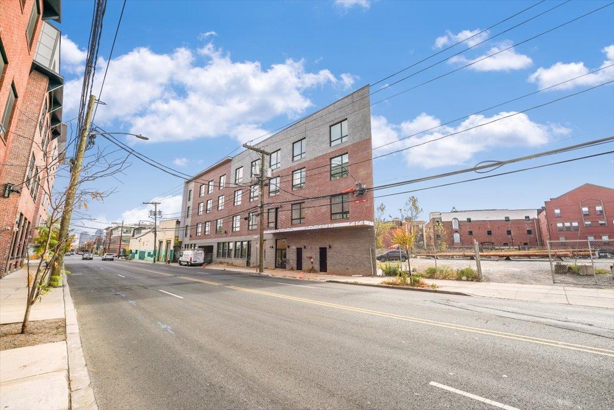 667-665 Grand St 208 Property Photo 31