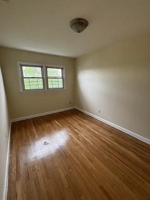 647 60th St Property Photo 6