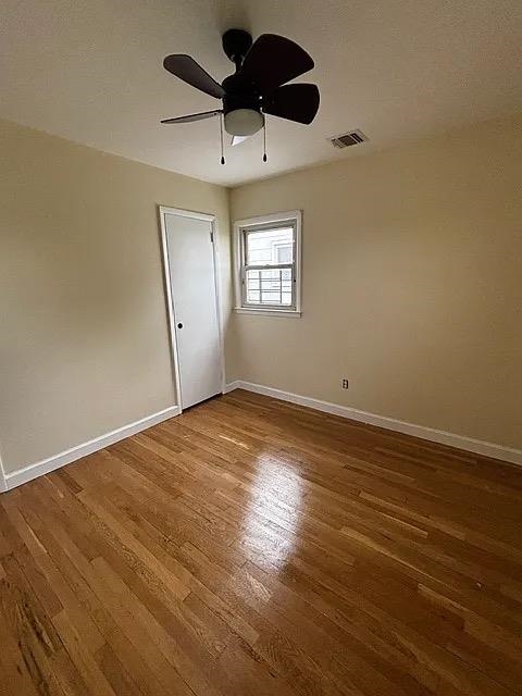 647 60th St Property Photo 7