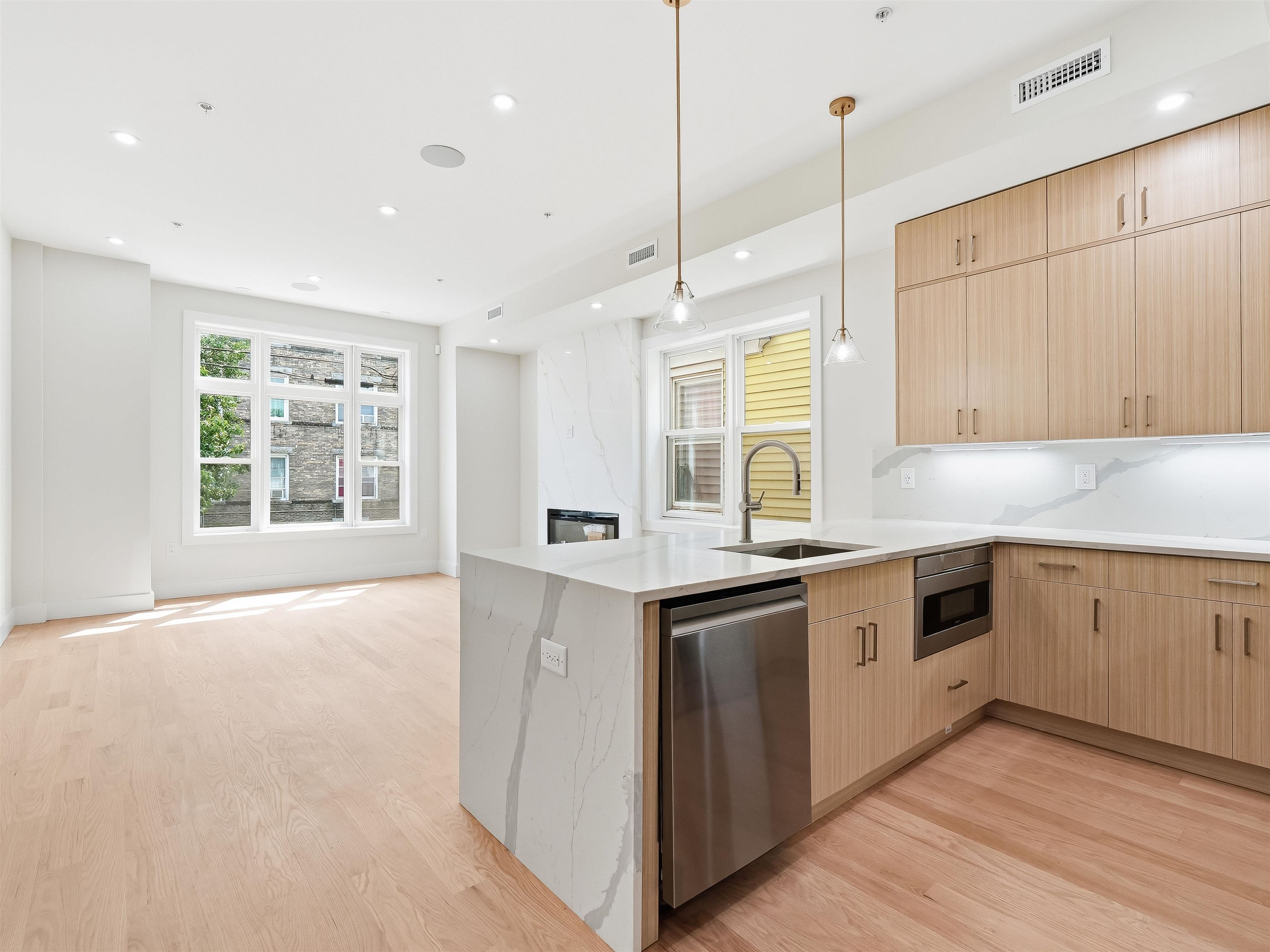 152 Bleecker St 2 Property Photo 5