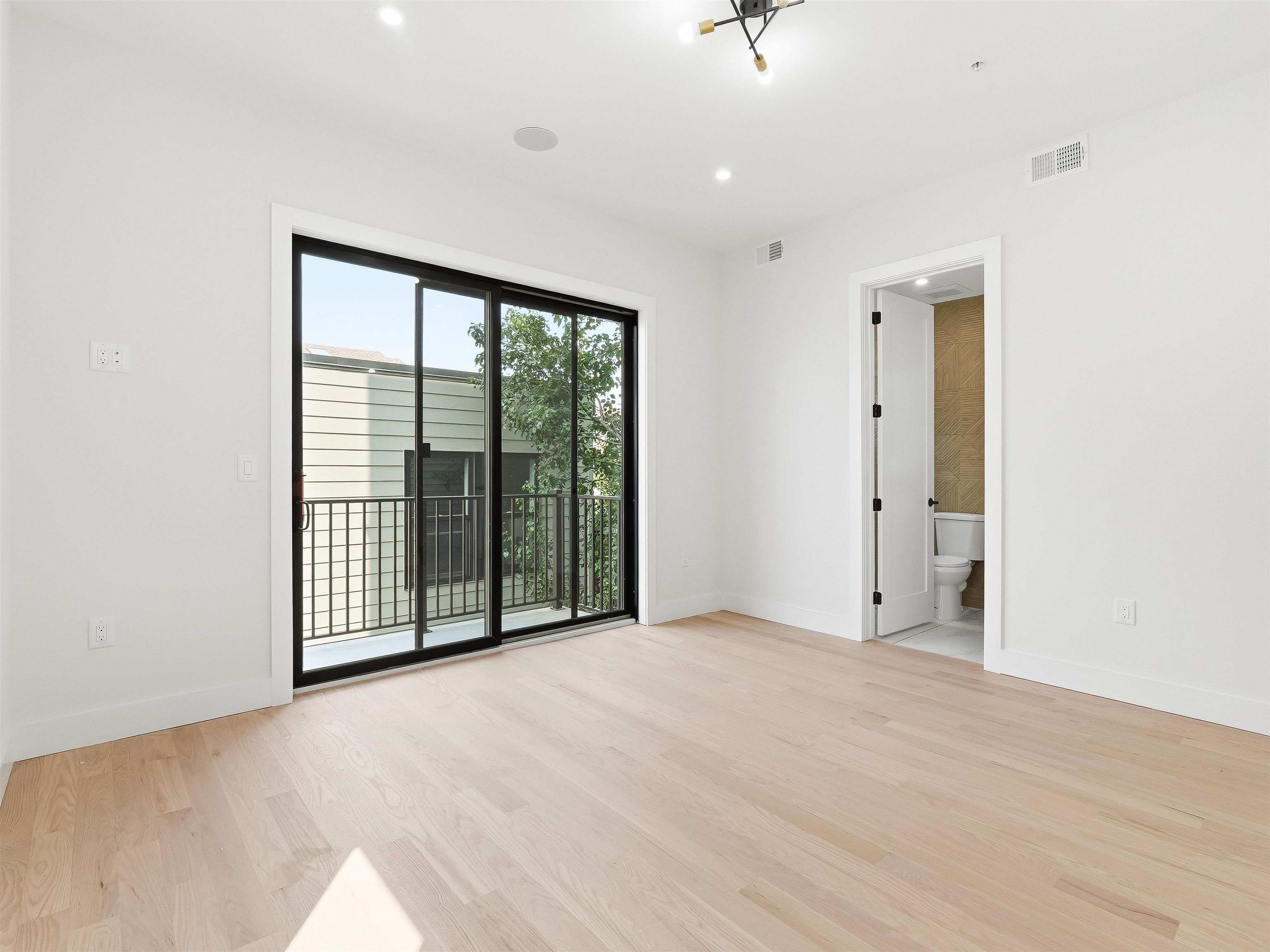 152 Bleecker St 2 Property Photo 19