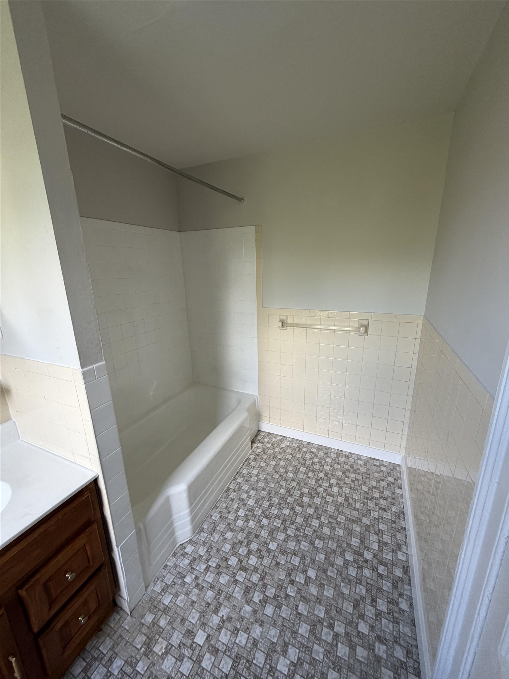 642 Jersey Ave 3 Property Photo 8