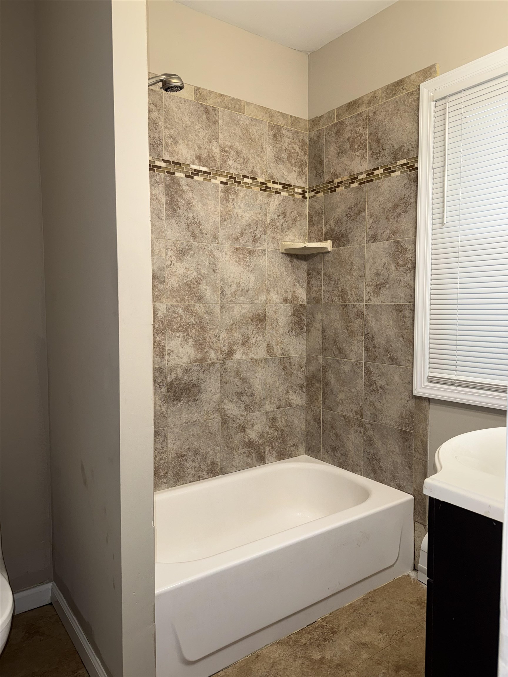 339 Forest St Property Photo 12