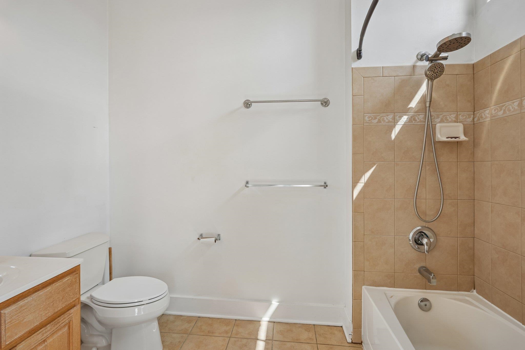 3 Greenwich Dr 97 Property Photo 31