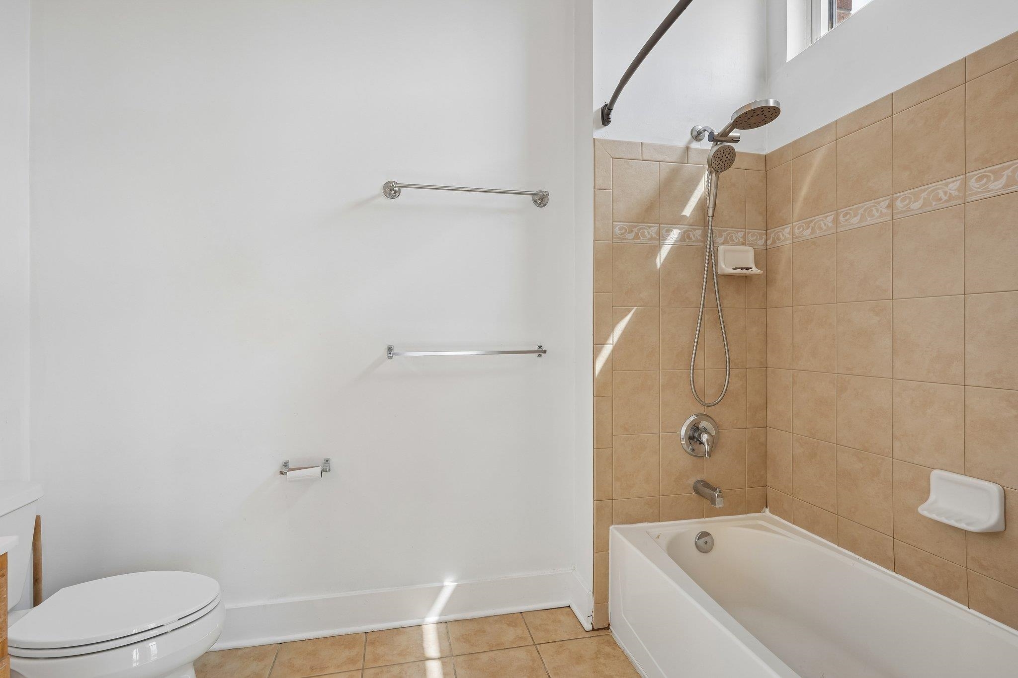 3 Greenwich Dr 97 Property Photo 34