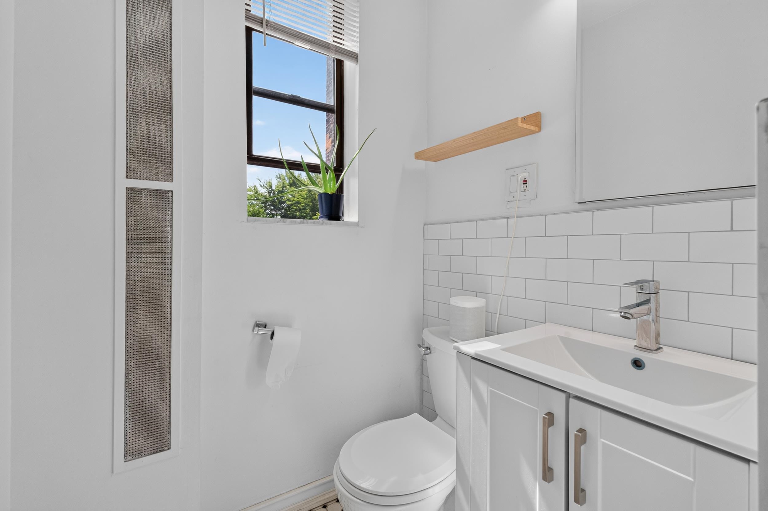 275 Harrison Ave C-3 Property Photo 8