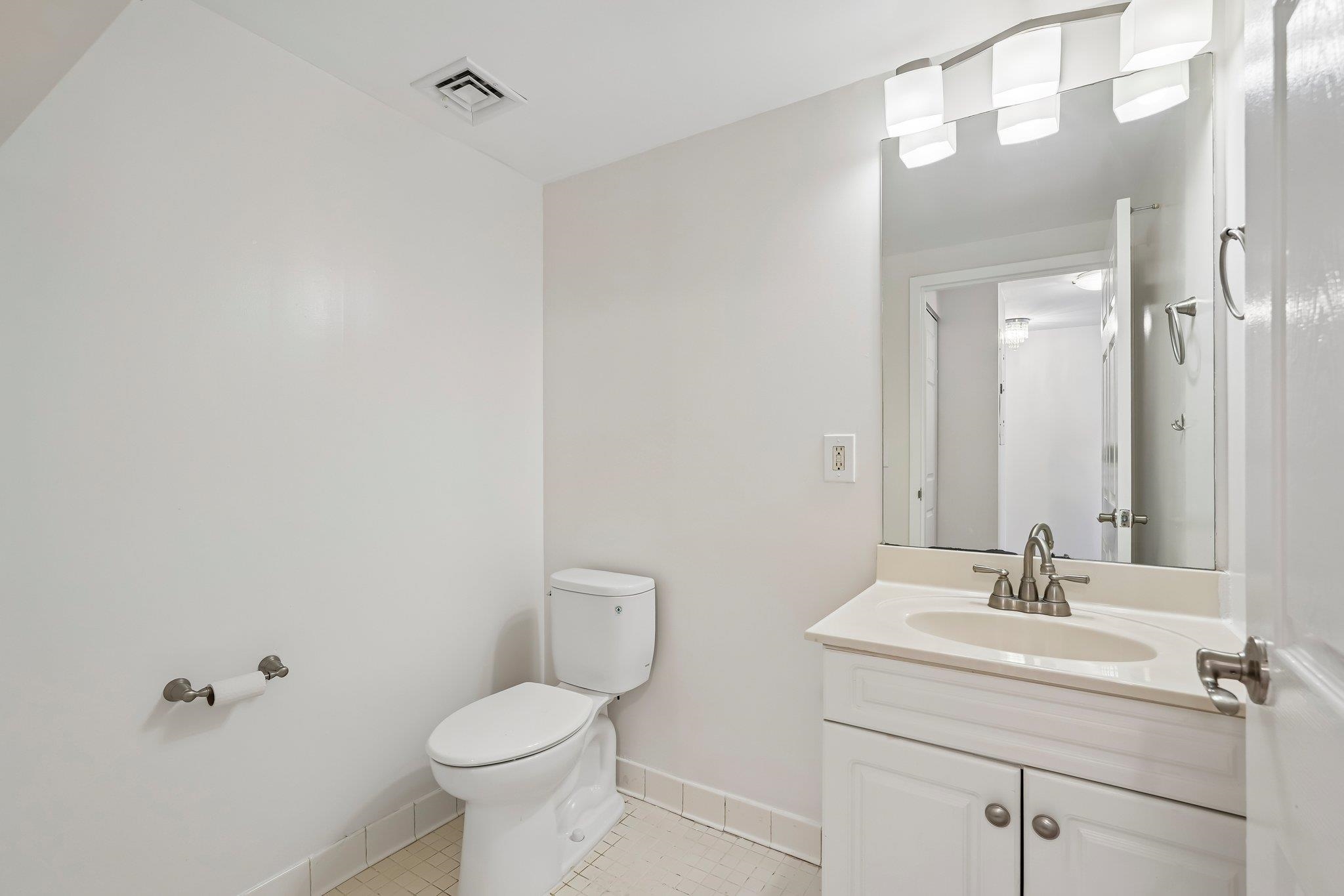 1 2nd St 1503 Property Photo 30