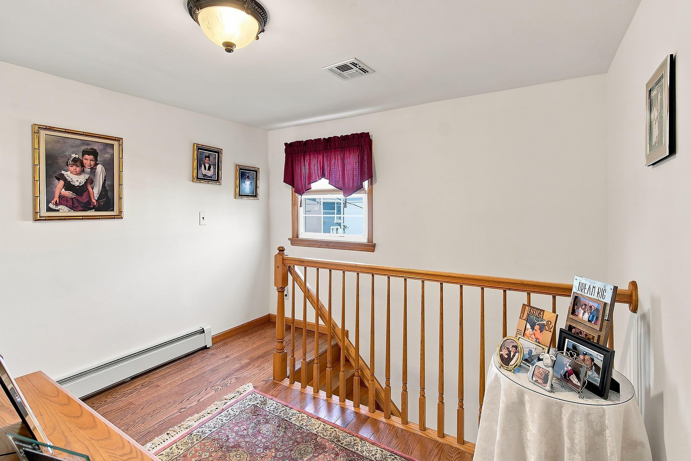 752 Forest St Property Photo 15