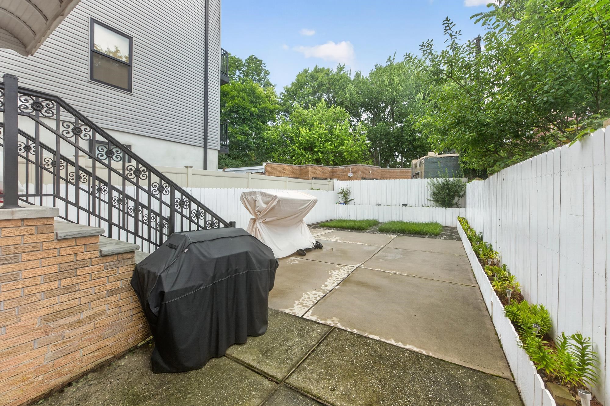 128 Sherman Pl Property Photo 33