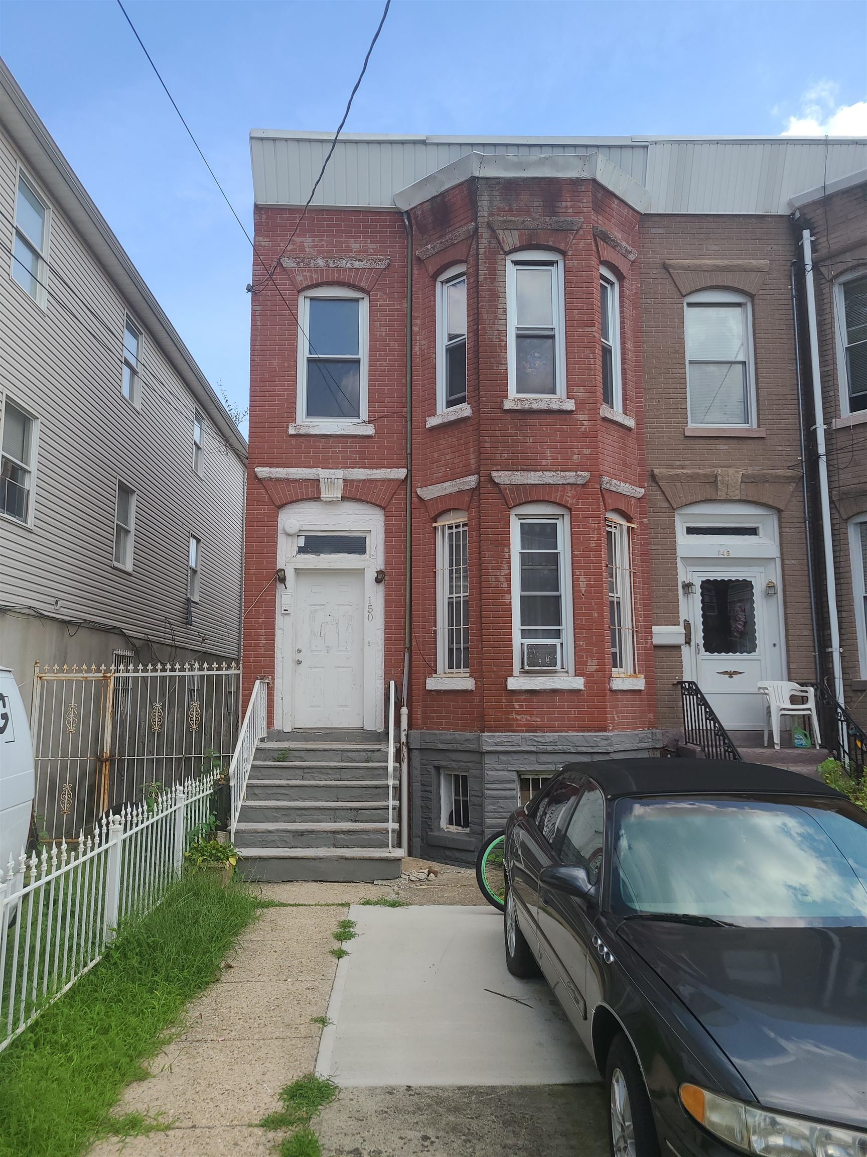 150 Clerk St Property Photo 1