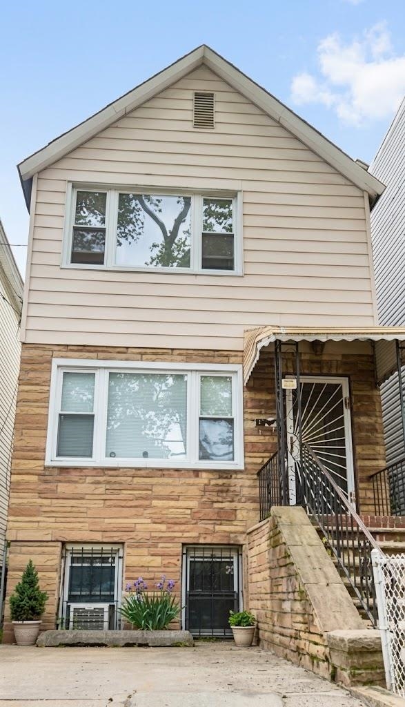 46 Williams Ave 2 Property Photo 2