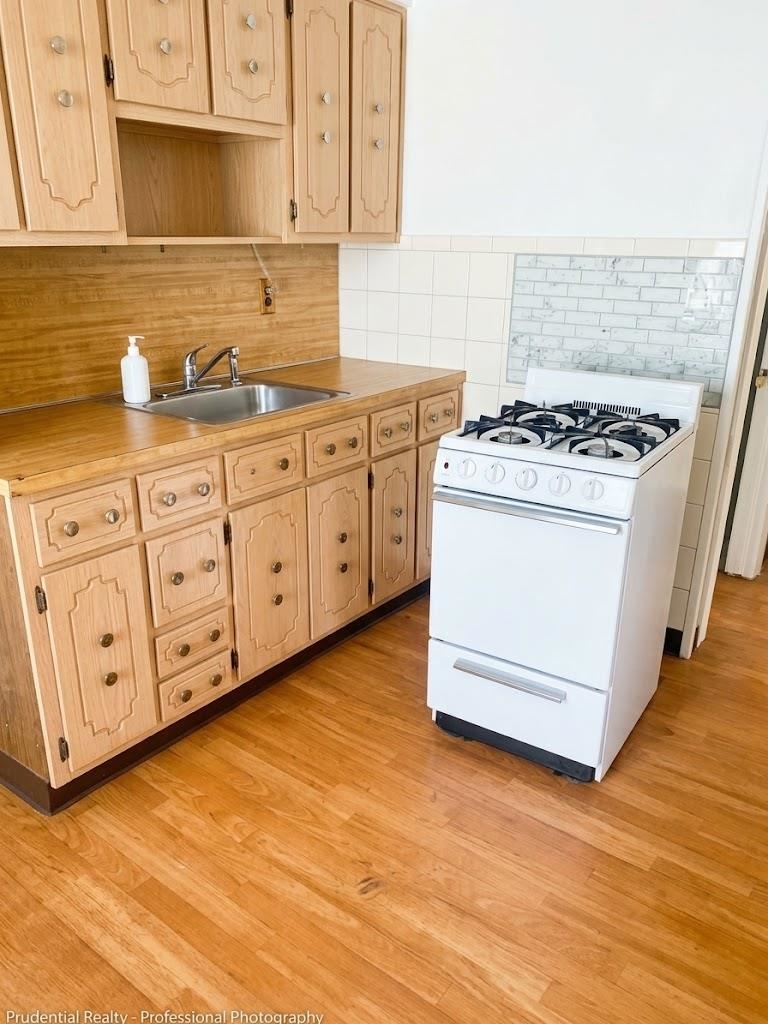 46 Williams Ave 2 Property Photo 3