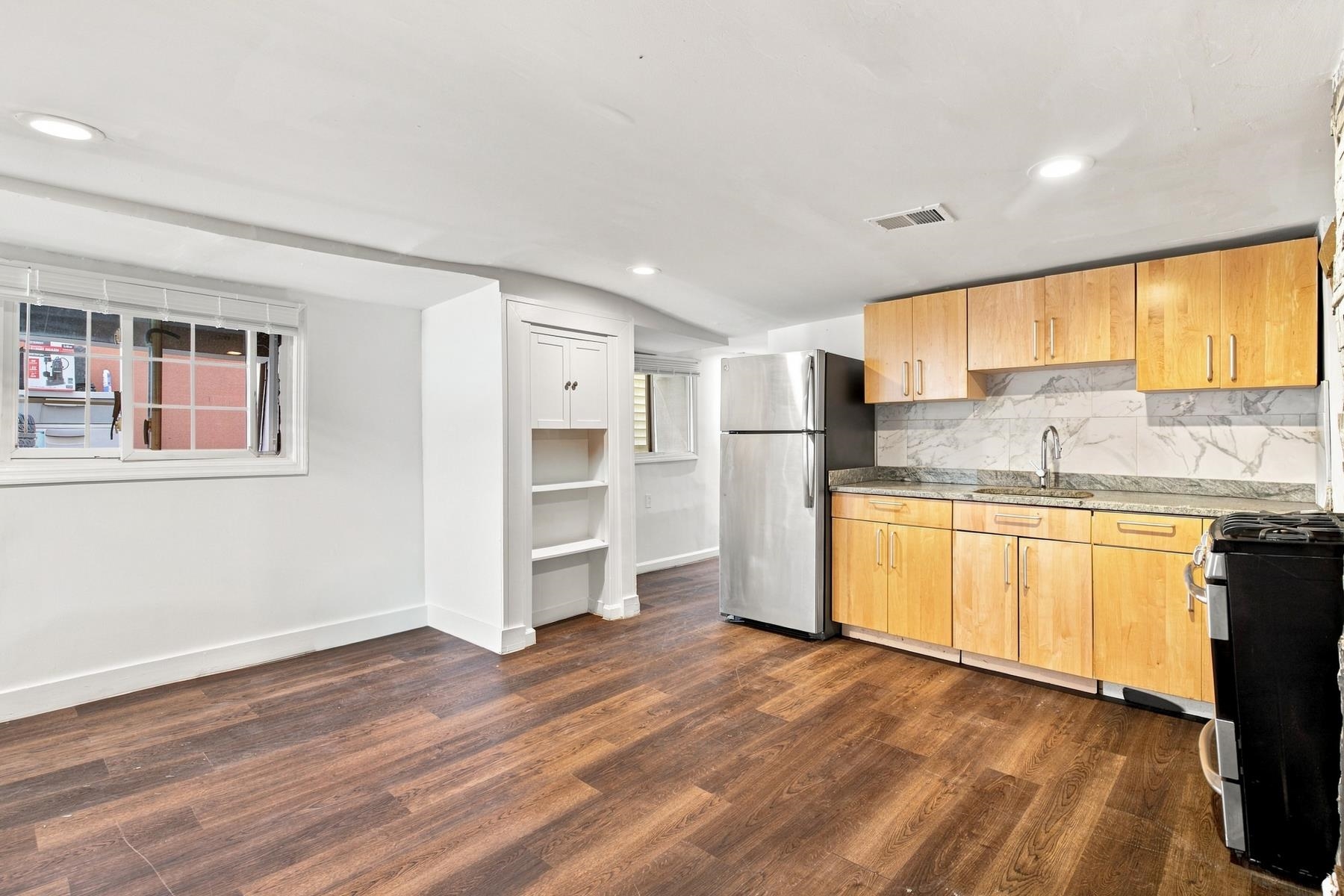 65 Baldwin Ave Property Photo 6