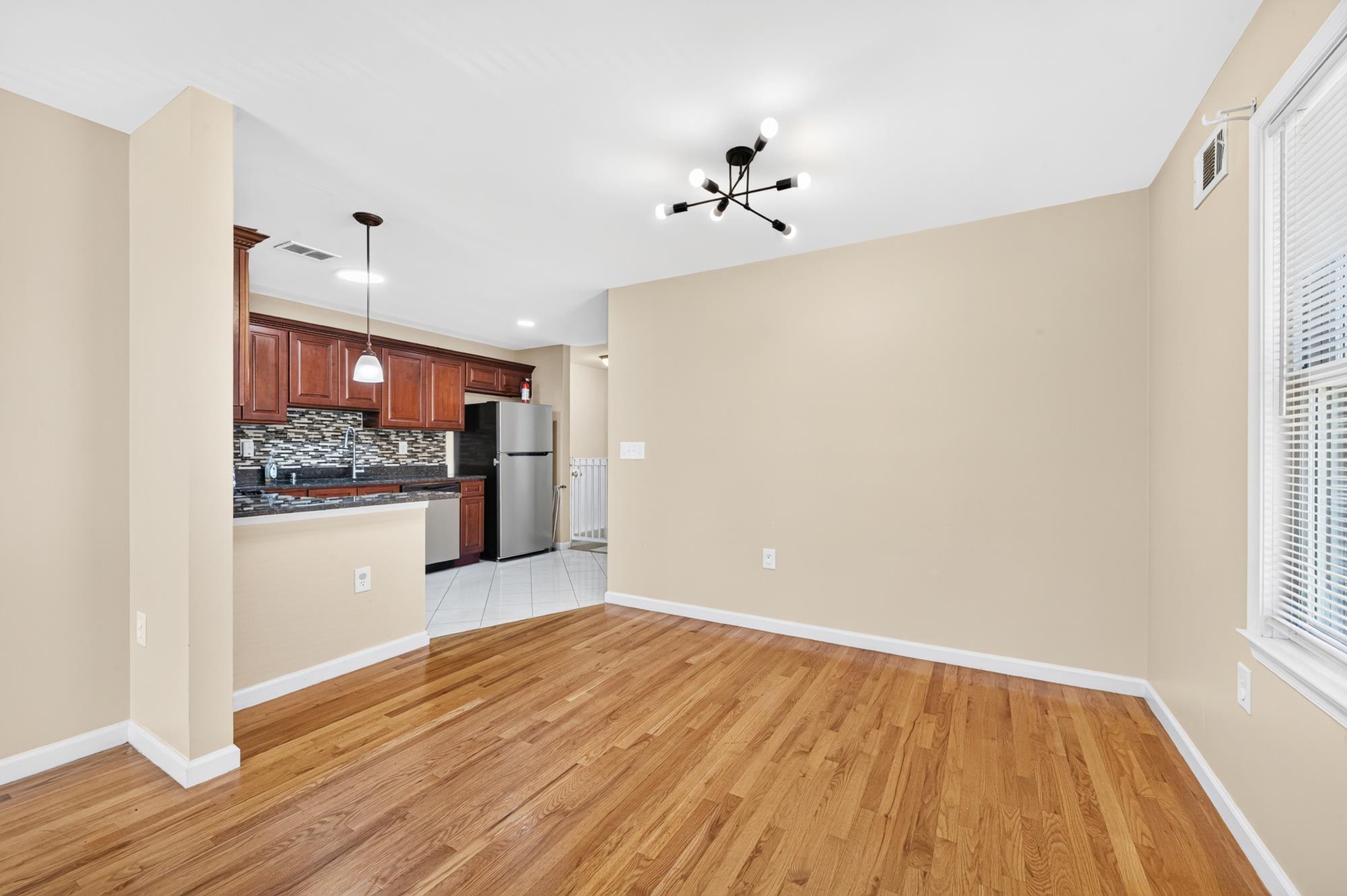 43 Manhattan Ave 1 Property Photo 3