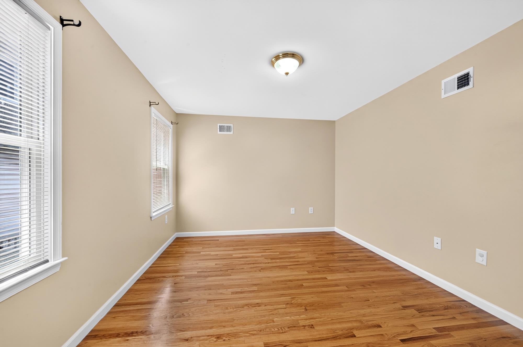 43 Manhattan Ave 1 Property Photo 12