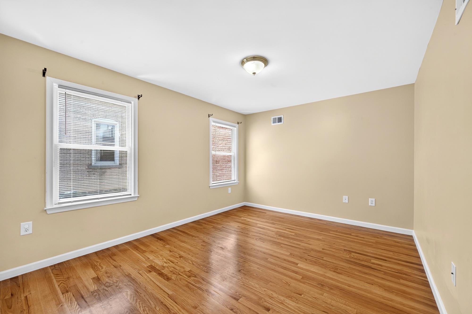 43 Manhattan Ave 1 Property Photo 13