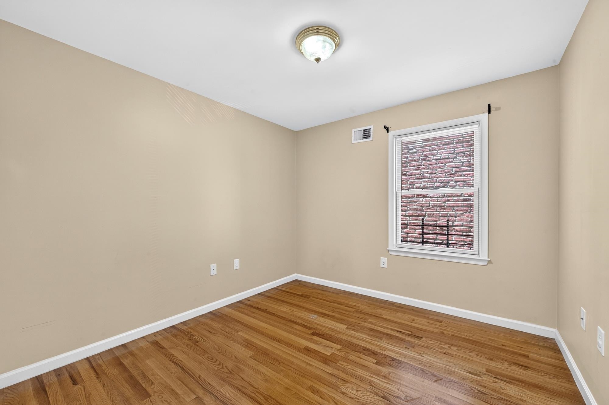 43 Manhattan Ave 1 Property Photo 16