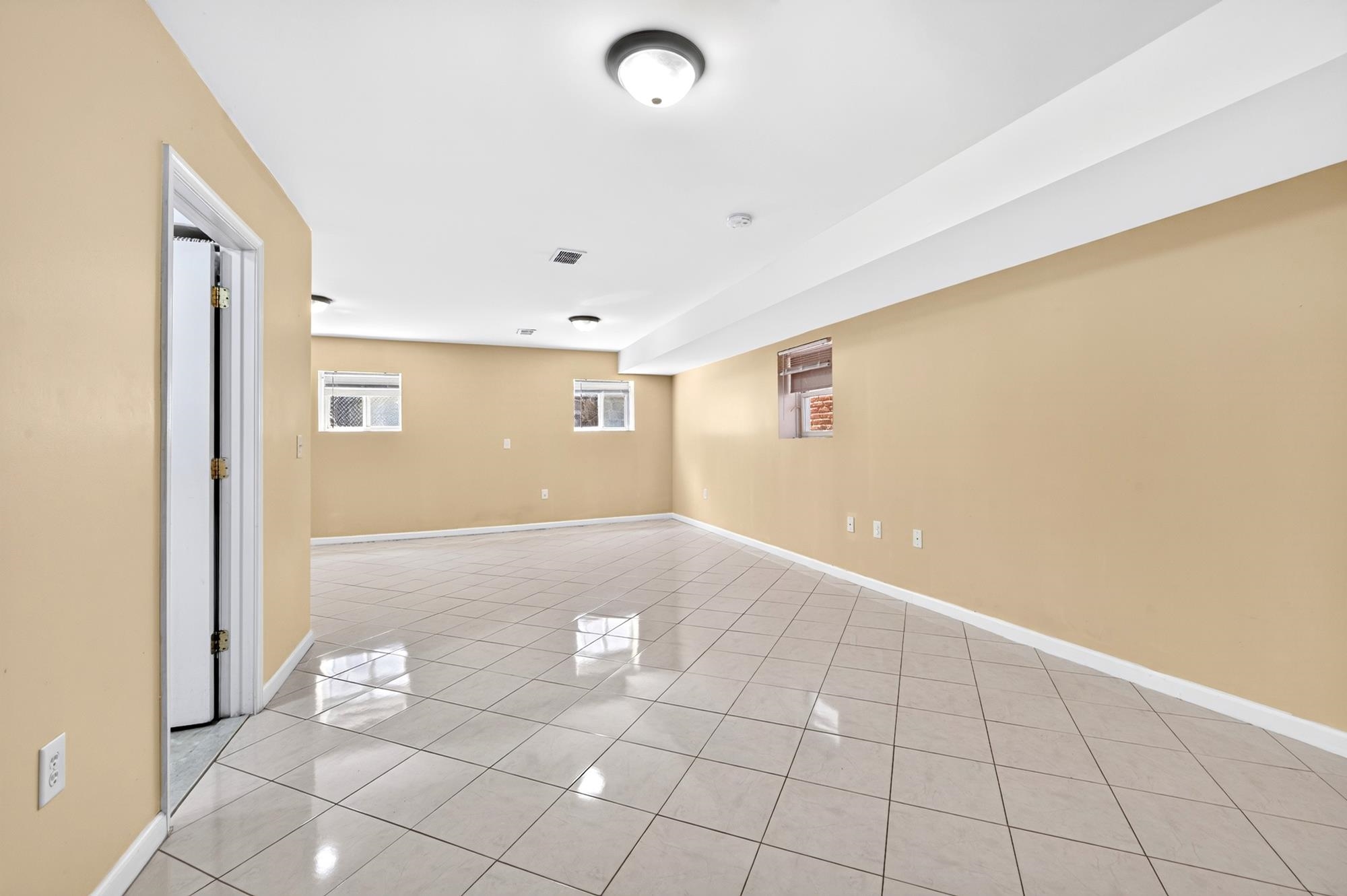 43 Manhattan Ave 1 Property Photo 23