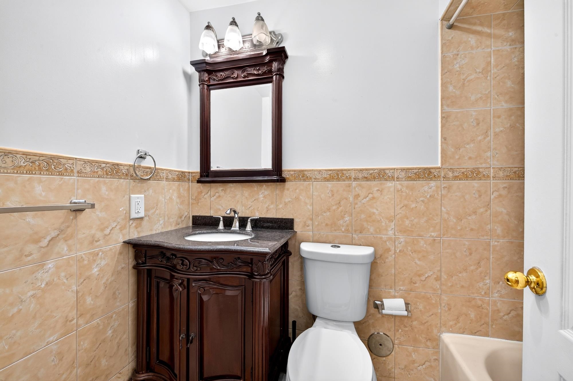 43 Manhattan Ave 1 Property Photo 24