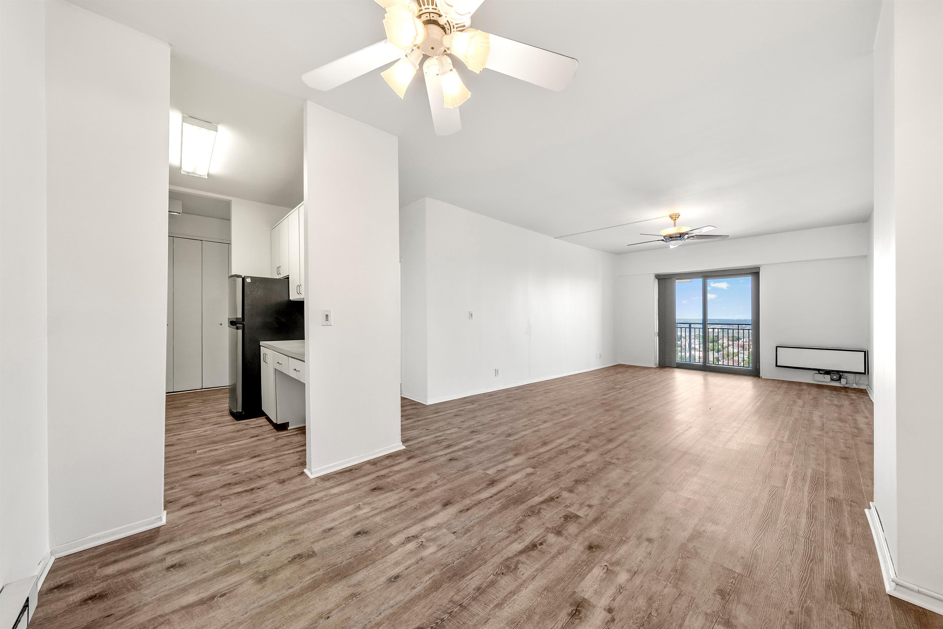 7855 Blvd East 30h Property Photo 3