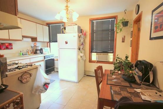 502 Washington St 1 Property Photo 2