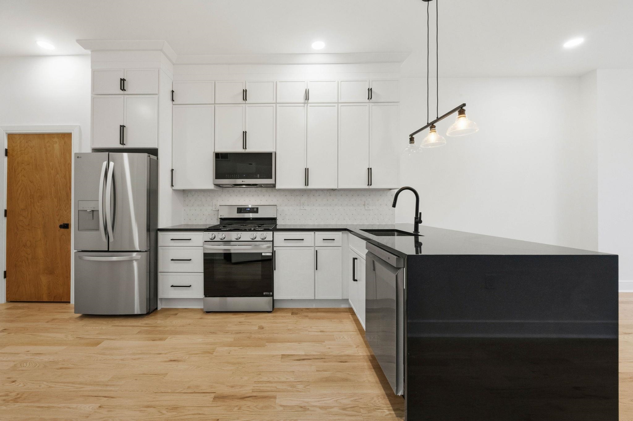 525 Washington St 1 Property Photo 1