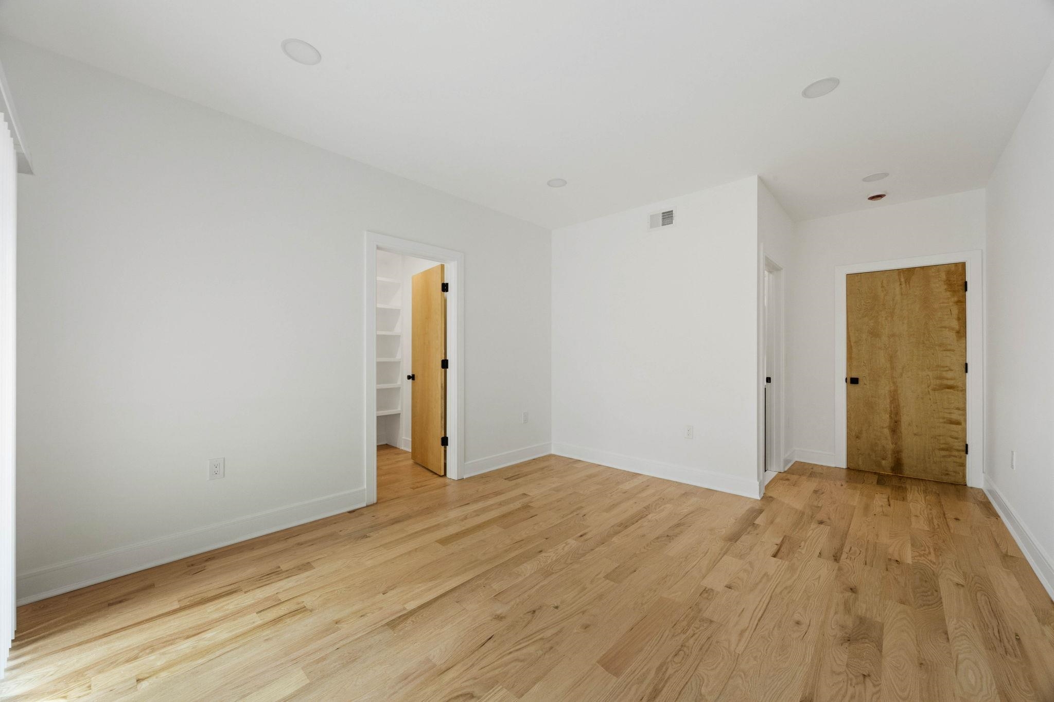 525 Washington St 1 Property Photo 11