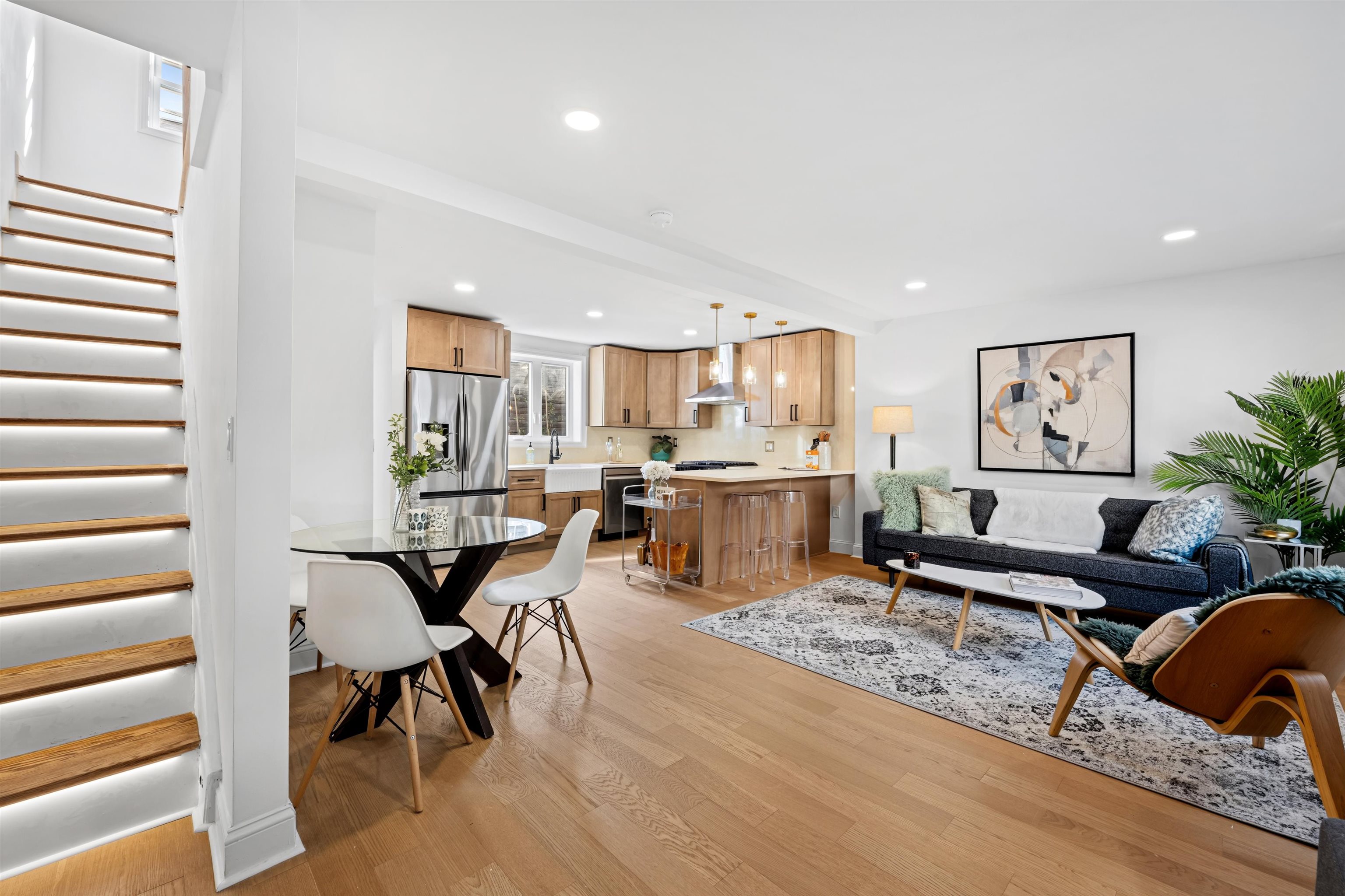 419 2nd St Property Photo 1