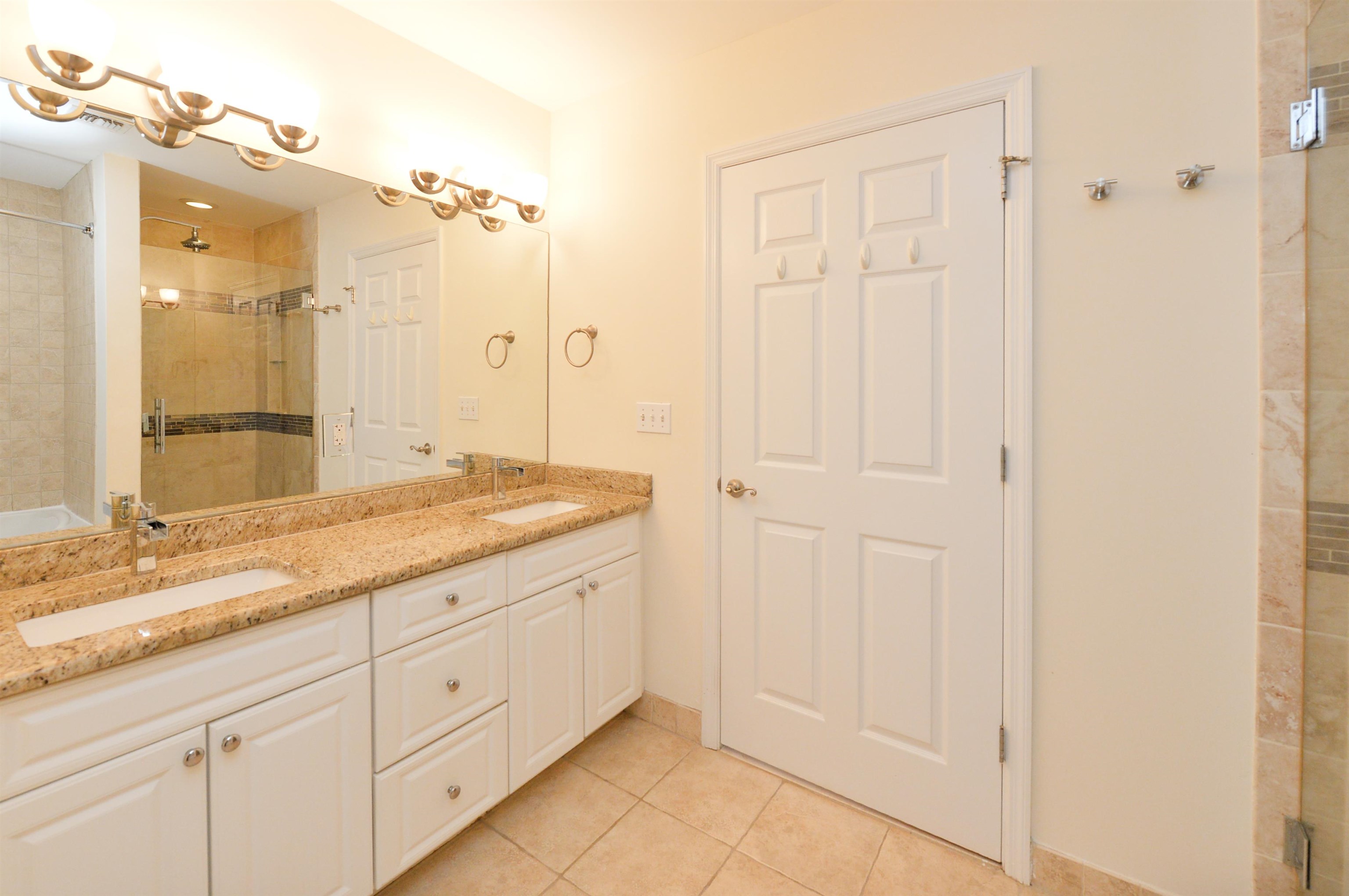 659 1st St 413 Property Photo 10