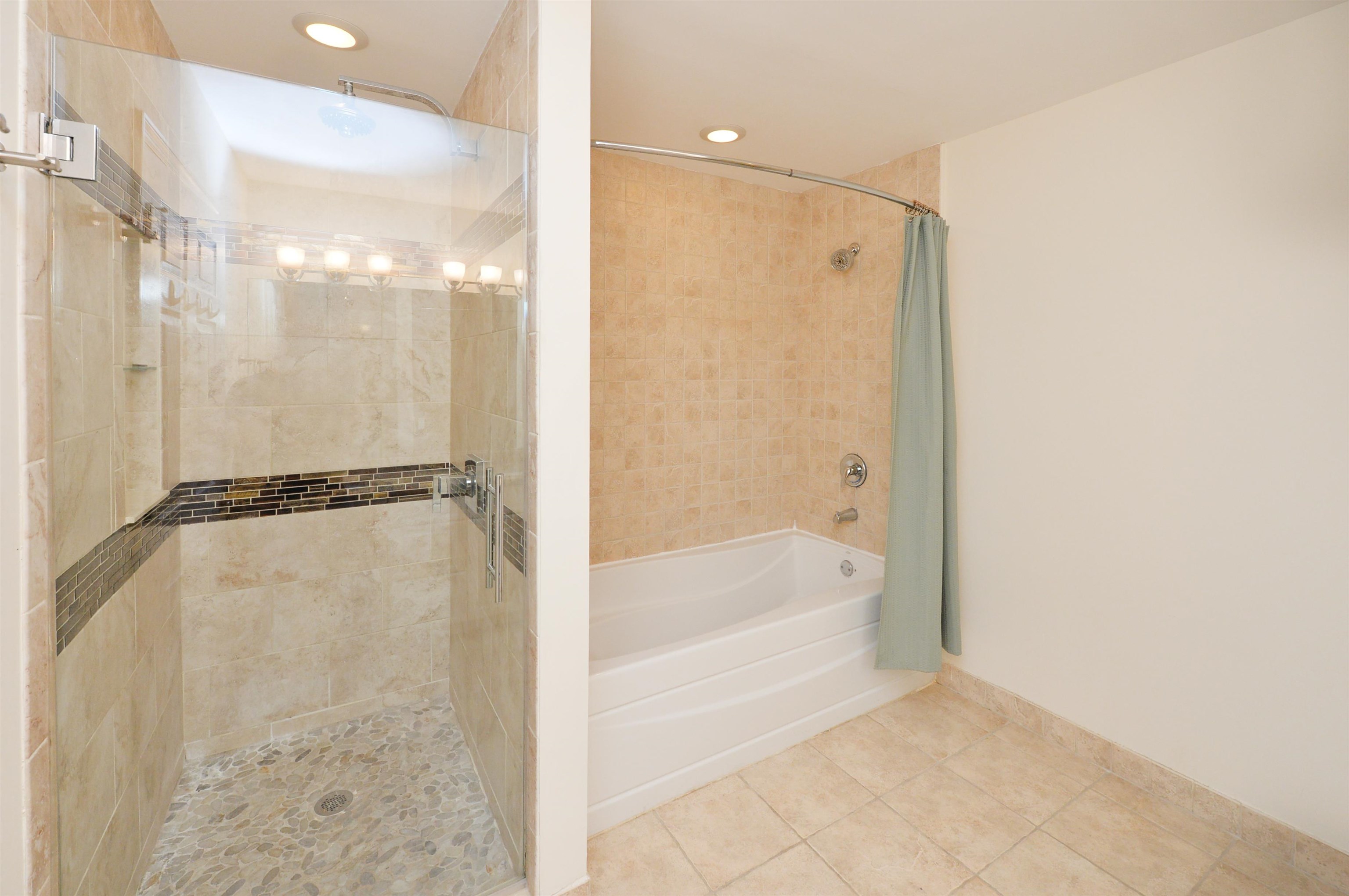 659 1st St 413 Property Photo 11