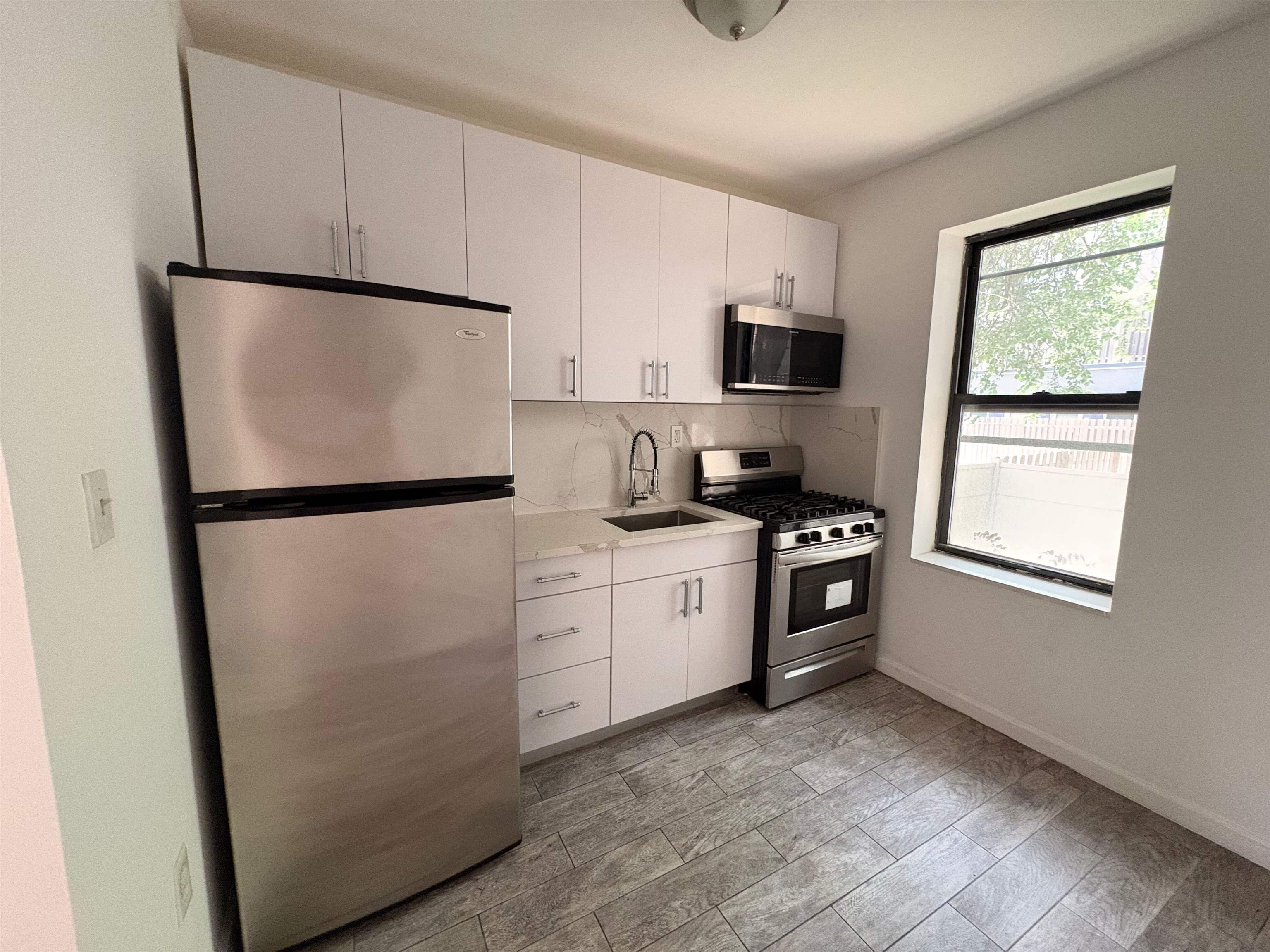 25 Rock St 2 Property Photo 5