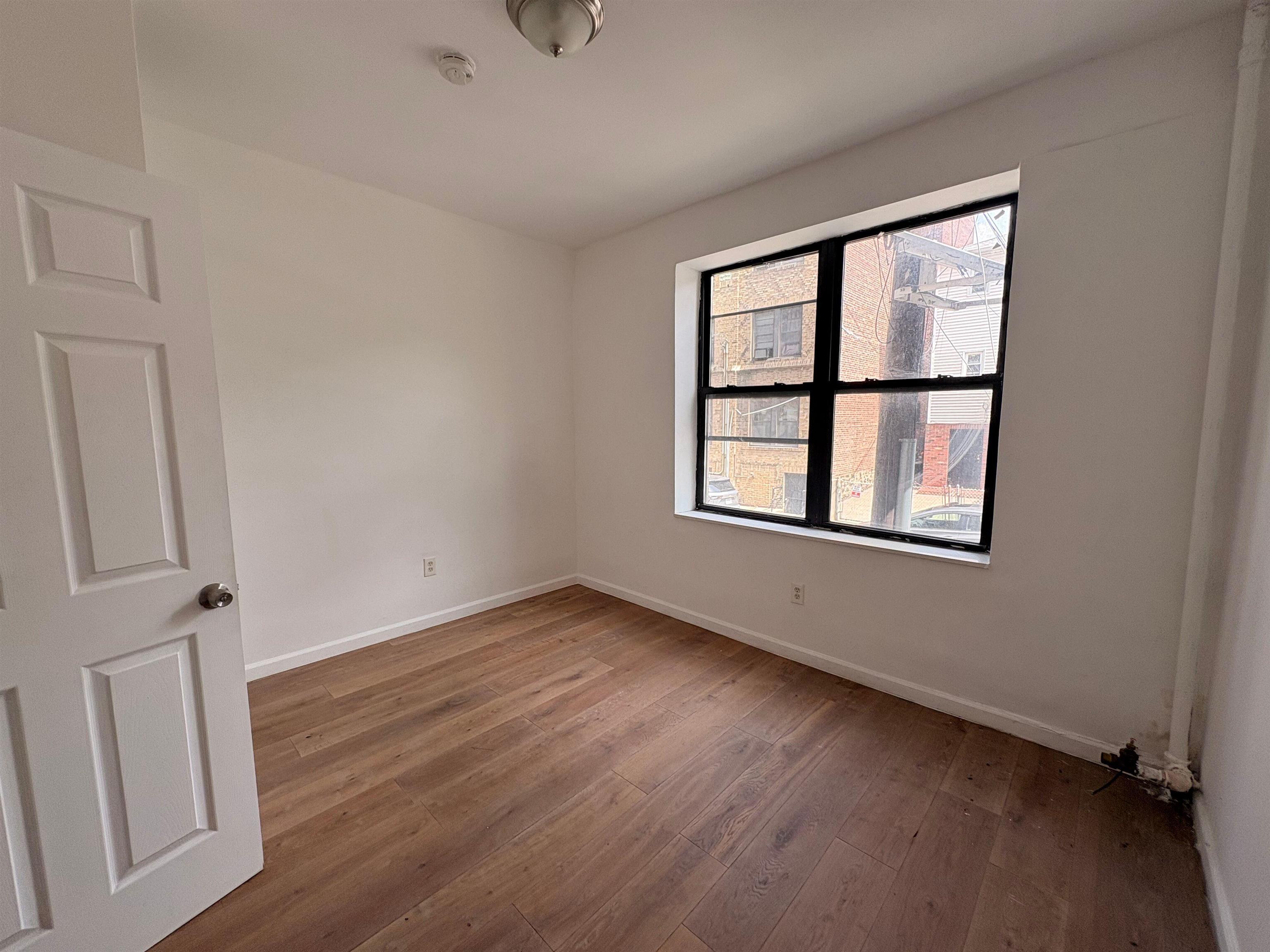 25 Rock St 2 Property Photo 8