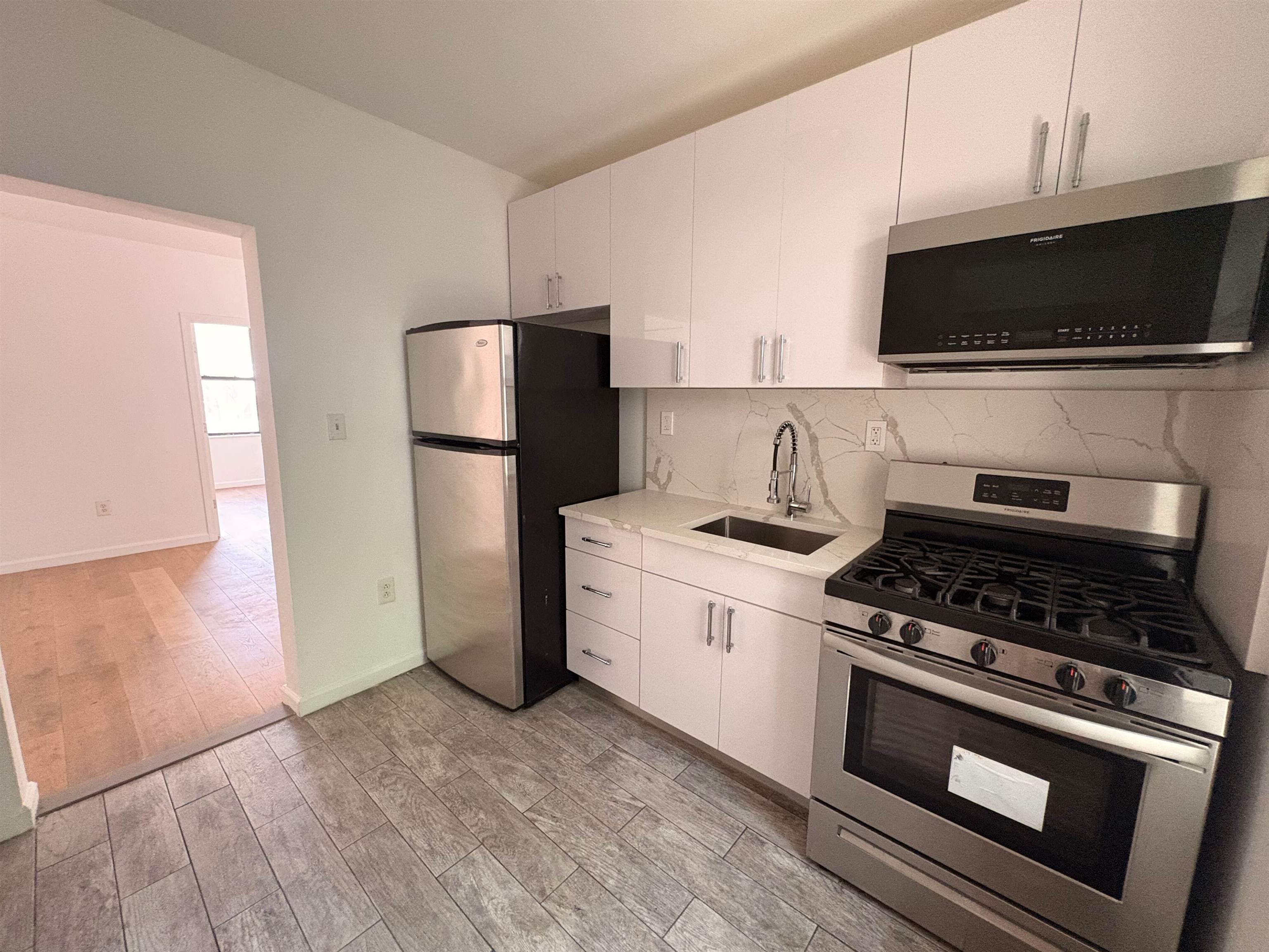 25 Rock St 2 Property Photo 13