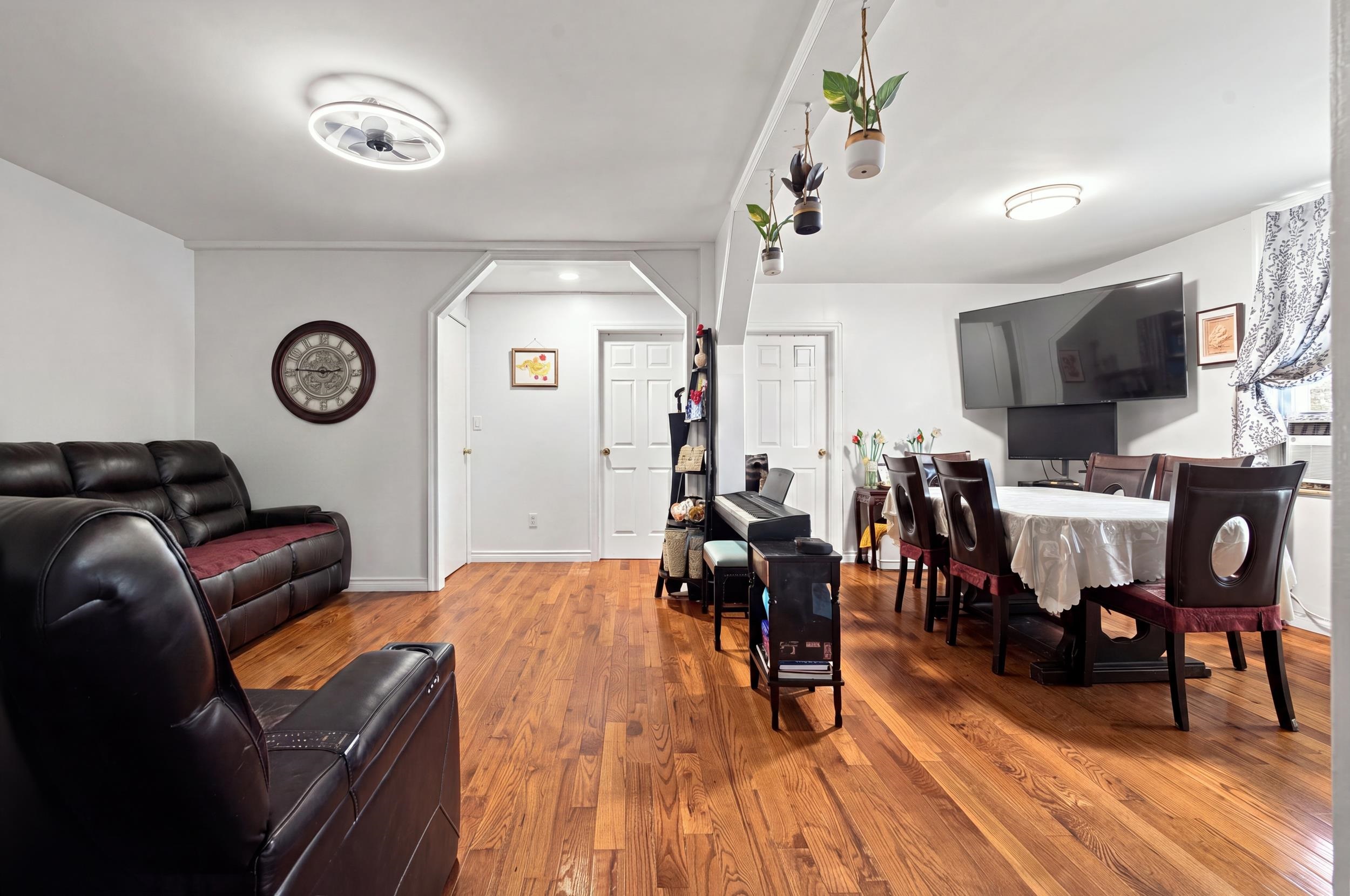 80 Mallory Ave Property Photo 11