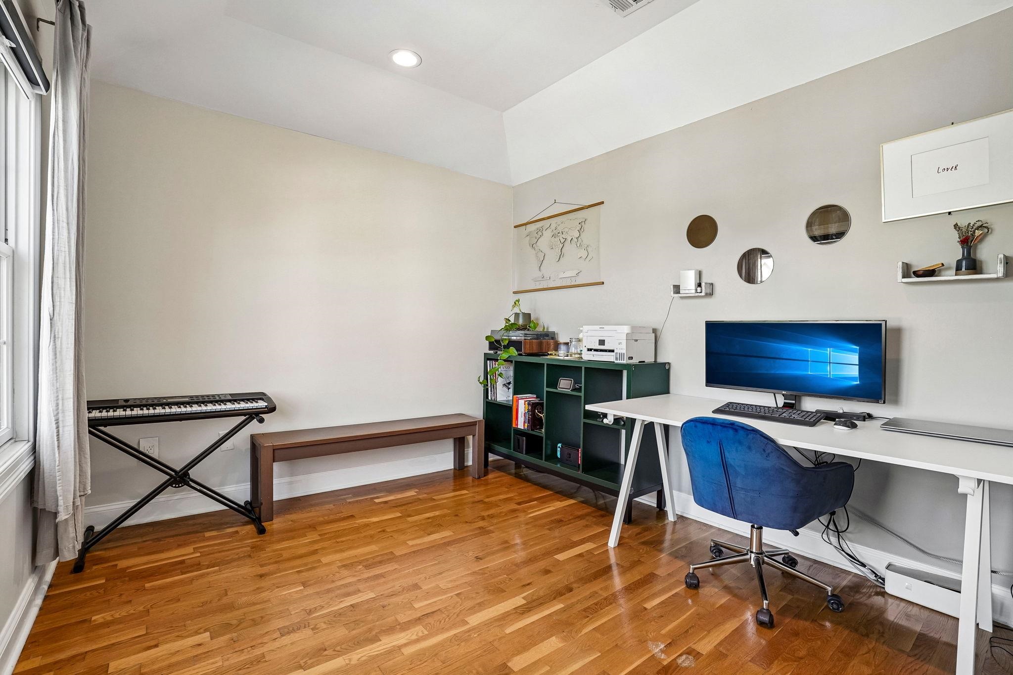 364 Grove St Property Photo 15